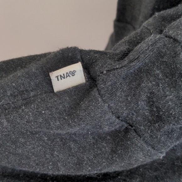 Aritzia TNA Sandbanks Sleeveless Romper Shorts, Charcoal Grey, Womens Si… - Picture 6 of 7